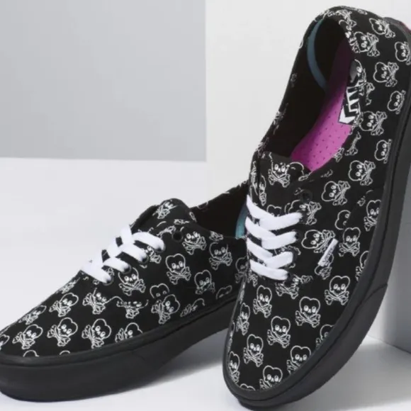 VANS | ComfyCush Authentic Shoes - Black (Cold Hearted)
