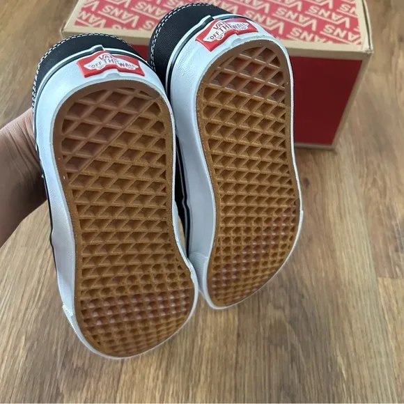 VANS off the wall black slip on shoes sneakers women’s 8 new in box
