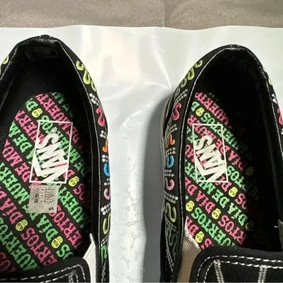 Vans off the wall classic slip on’s Dias de Los muertos shoes men 10.5 women 12