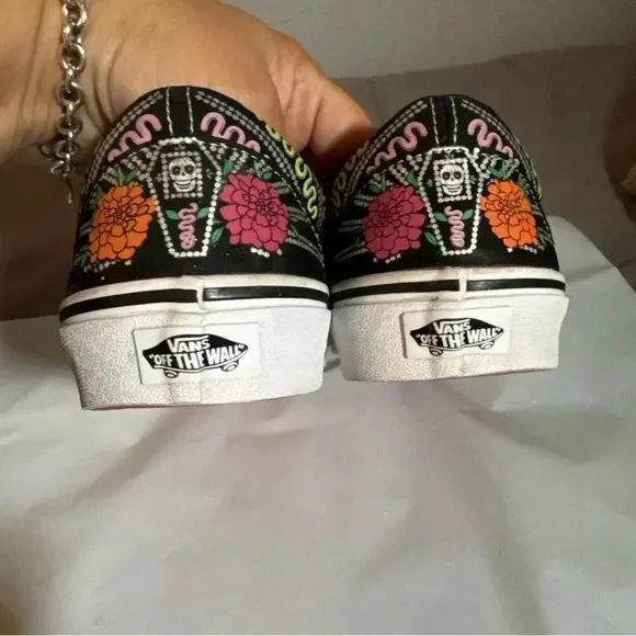 Vans off the wall classic slip on’s Dias de Los muertos shoes men 10.5 women 12