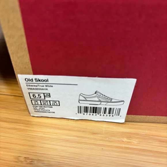 Vans Old Skool Low Top Tan  Lace Up Shoes Junior Size 6.5 Or Woman’s 8 EUR 38.5