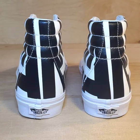 Vans Sk8-Hi Classic Tumble Unisex White Black Leather High-Top Sneakers