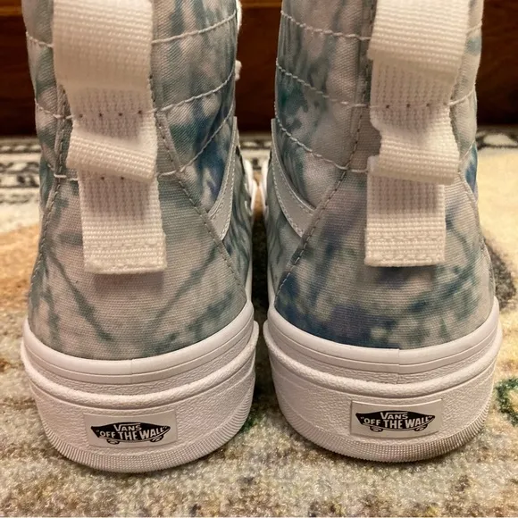 VANS SK8-HI SENTRY WOMENS Size 8.5 Lugged High Top boot Tie dye Blue Platform