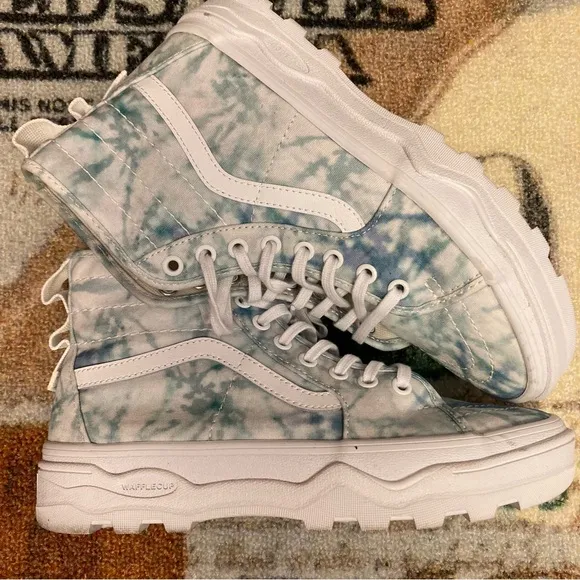 VANS SK8-HI SENTRY WOMENS Size 8.5 Lugged High Top boot Tie dye Blue Platform