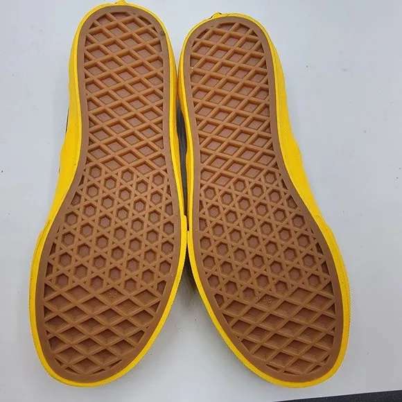 Vans x National Geographic Photo Ark Classic Slip On Kids 2 Black Yellow Animals