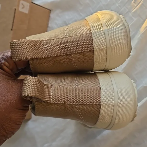Veja Nova High-Top Canvas Sneaker in Dune/Pierre.  Sz: 8