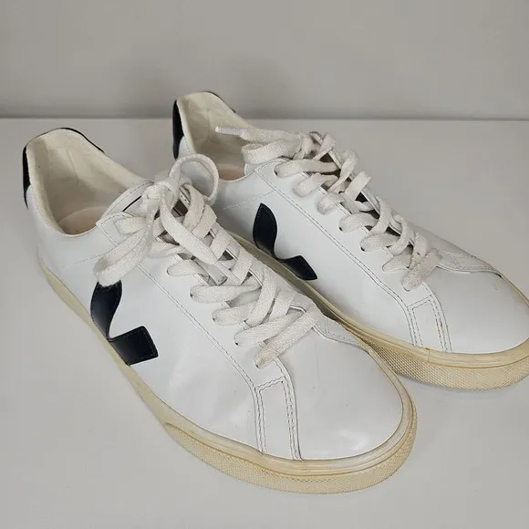 Veja Women's White Low Top Campo Sneaker Shoes