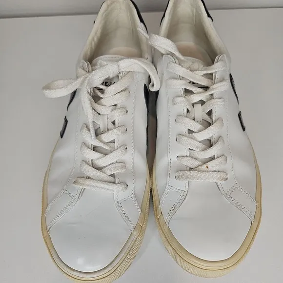 Veja Women's White Low Top Campo Sneaker Shoes