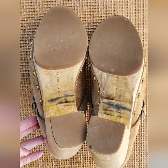 Veronica Beard Tan Dacey Sand Clogs with Studded Detail Sz 7