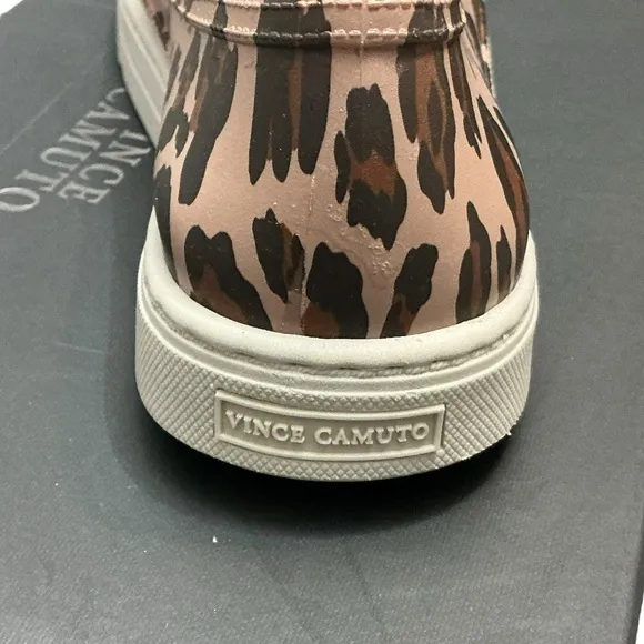 VINCE CAMUTO Marietta Faux Leather Slip On Sneaker 9 Leopard $79 Retail NEW