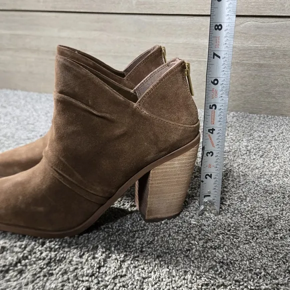 Vince Camuto Women's Ainsley Ruched Ankle Booties NEW size 7.5