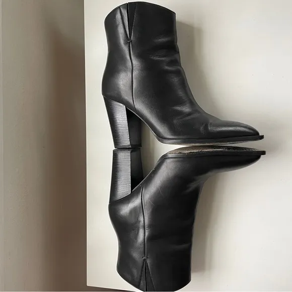 VINCE Erving Ankle Boots Black Leather Western Block Heel Pointy Toe 8.5