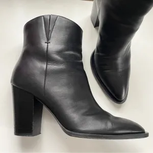 VINCE Erving Ankle Boots Black Leather Western Block Heel Pointy Toe 8.5