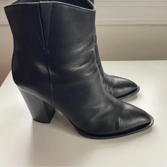 VINCE Erving Ankle Boots Black Leather Western Block Heel Pointy Toe 8.5