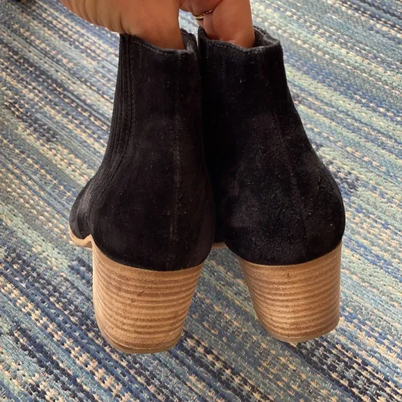 Vince Haider Suede Flint Stock Heel Ankle Boots size 7.5