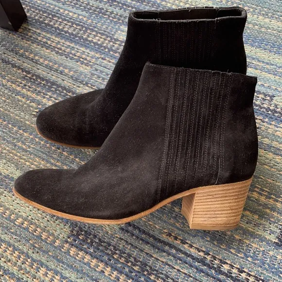 Vince Haider Suede Flint Stock Heel Ankle Boots size 7.5