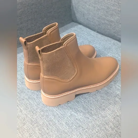 Vince Rue Leather Chelsea Ankle Boots