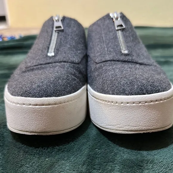 VINCE Women’s Warner Wool Front Zip Platform Sneakers Gray Shoes Sz 9.5