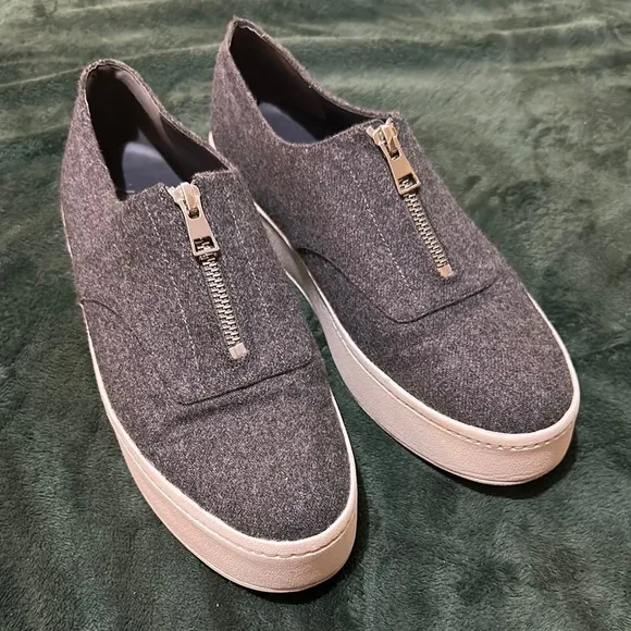 VINCE Women’s Warner Wool Front Zip Platform Sneakers Gray Shoes Sz 9.5