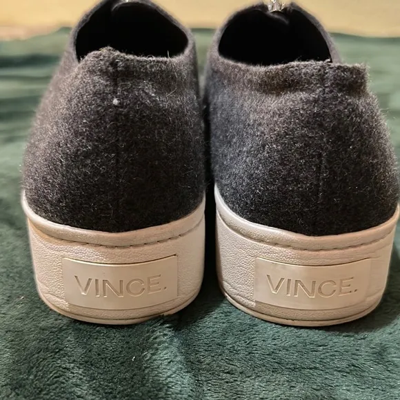 VINCE Women’s Warner Wool Front Zip Platform Sneakers Gray Shoes Sz 9.5