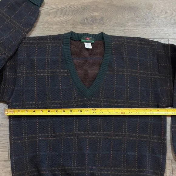 Vintage 1970s Plaid Pure Wool V Neck Sweater - Men's Size Medium