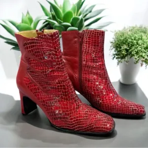 Vintage 90’s Bellini Red Snake Embossed Leather Square Toe Heeled Boots​​