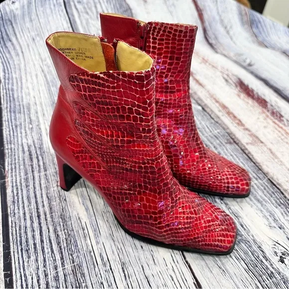 Vintage 90’s Bellini Red Snake Embossed Leather Square Toe Heeled Boots​​