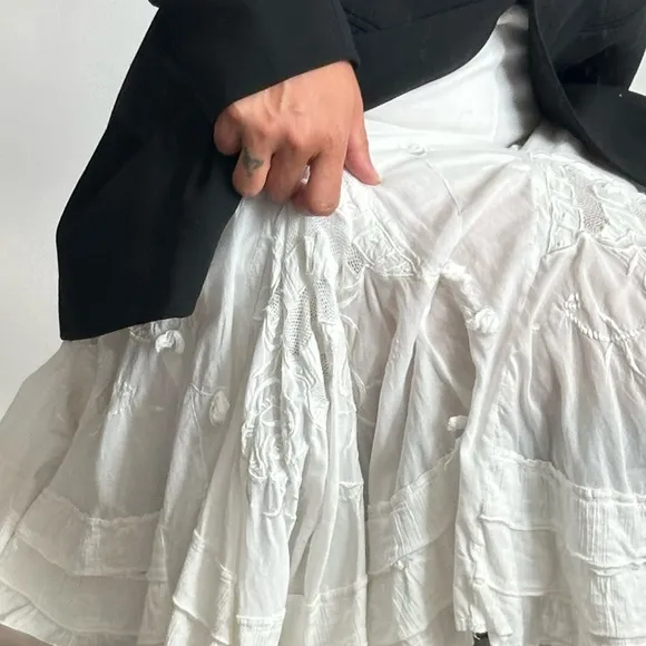 VINTAGE 90S DREAMY WHITE COTTON KNEE LENGTH SKIRT A-Line Tiered~38, US Medium
