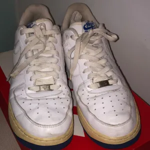 Vintage Air Force 1 mens sneakers