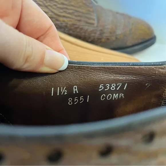 Vintage Allen Edmonds Nassau Brown Leather Shark Skin Wingtip Shoes