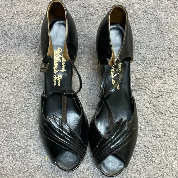 Vintage black exclusively Wilson’s dance shoes