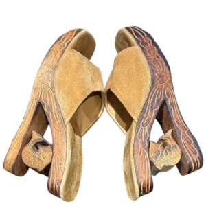 Vintage Carved Wood Fish Platform Shoes Tan Suede Size 9 Wedge