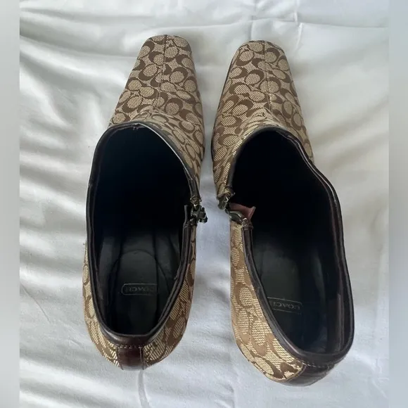 Vintage Coach A3971 Daphne Logo Khaki/Mohagany women's Shoes Size 6