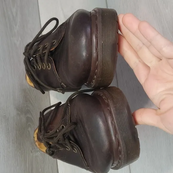 Vintage Doc Dr.Martens Mens Y2K Made in England boorish shoes sz UK 6 US 7