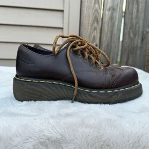 Vintage Dr. Martens Women's Brown Platform Oxford Shoes Size 9