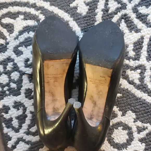 Vintage Elegant Black Lace-Up Heels