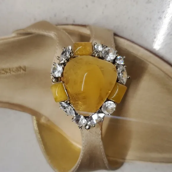 Vintage GIUSEPPE ZANOTTI kitten Heels With Gemstone Accent