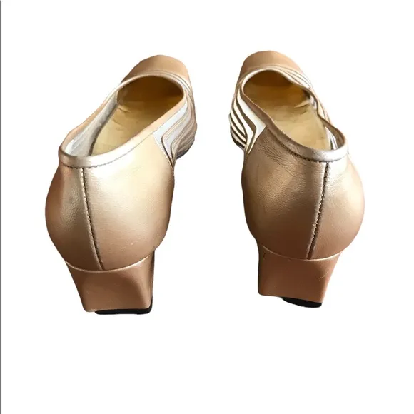 Vintage golden J. Renee shoes, size 6m