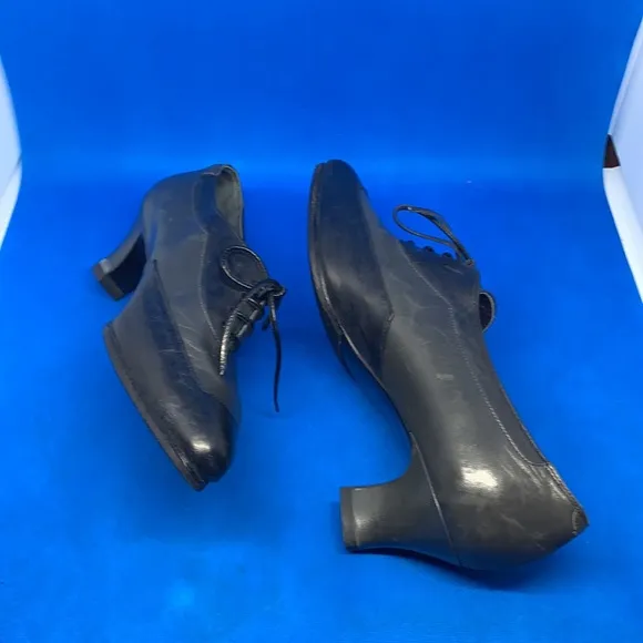 Vintage Gray and black Chaussures Givenchy laced Paris shoes