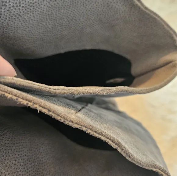 Vintage Gray Leather/Suede Kitten heeled boots