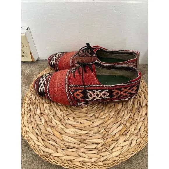 Vintage Mexican Aztec Handmade Red and Brown Fabric brogue Shoes Size 11
