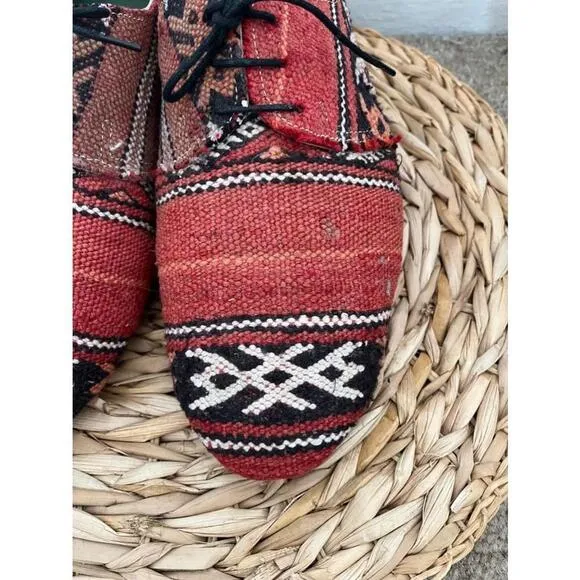 Vintage Mexican Aztec Handmade Red and Brown Fabric brogue Shoes Size 11