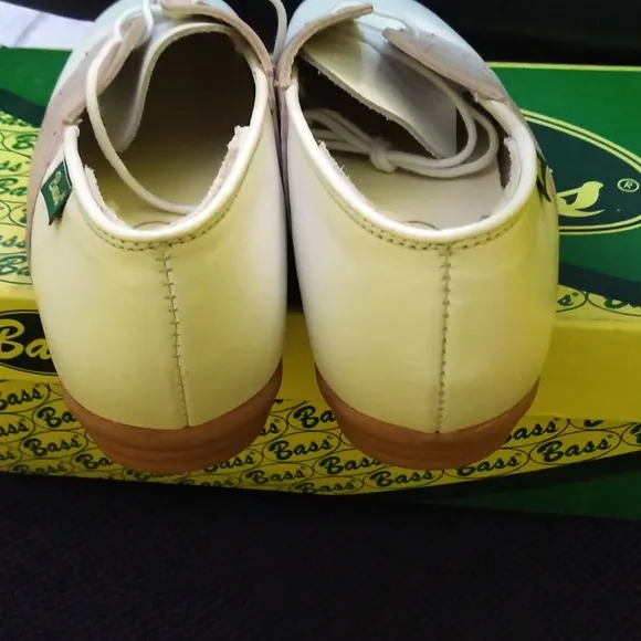 Vintage NWOT Bass Saddle shoes