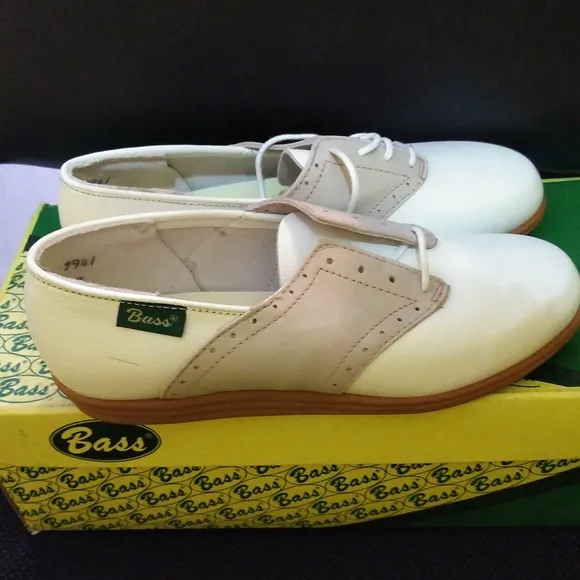 Vintage NWOT Bass Saddle shoes