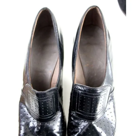 VINTAGE PERFORATED BLACK GENUINE LEATHER MID HEEL ROUND TOE PULL ON SHOES Sz 4D