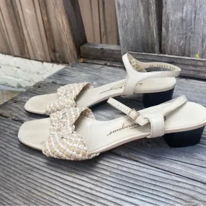 Vintage Salvatore Ferragamo Slingback white and beige woven leather sandals 7.5