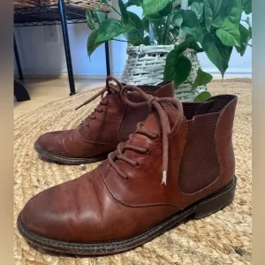 Vintage women’s Leather boots size 6 | boho style