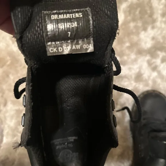 Vintage YTK men’s size 7 Dr. Martens black leather shoes