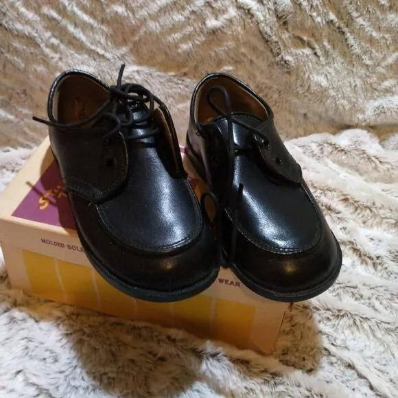 Vintage sturdy walkers kid shoes , vintage never worn