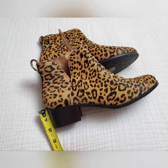 VIONIC ‘Clara’ Leopard Calf Hair Ankle Boots Size 9 Classic Boho Chic Retro